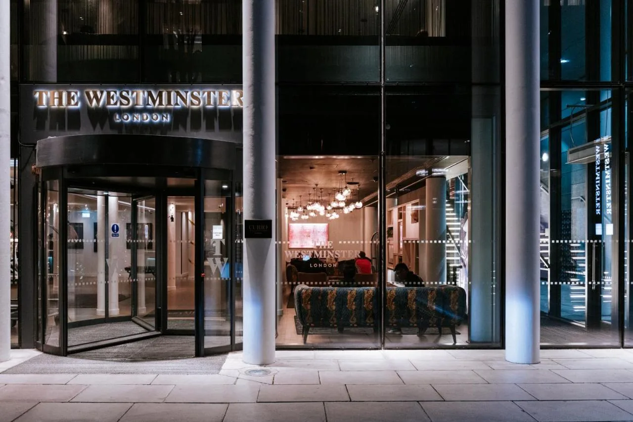 Glass entrance leading into the hotel restaurant